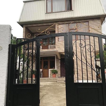 Lela'S Guest House Batumi Exterior foto