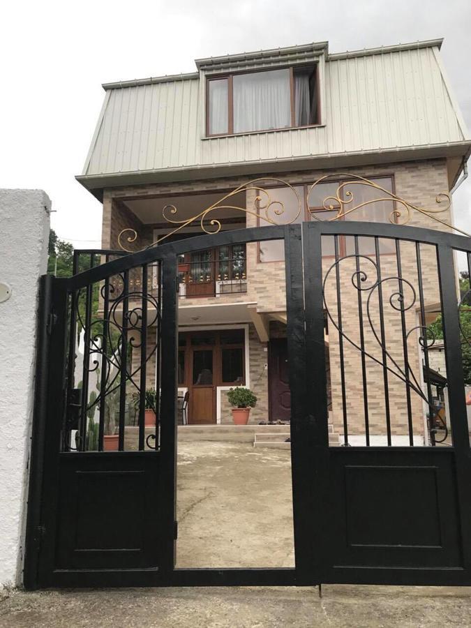 Lela'S Guest House Batumi Exterior foto